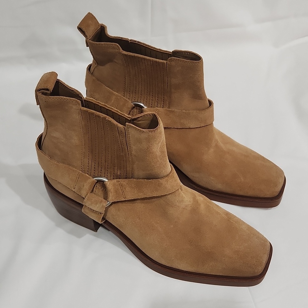 Sam Edelman Bellamie Western Harnessed Square Toe Boots in Camel Suede Size 8.5
